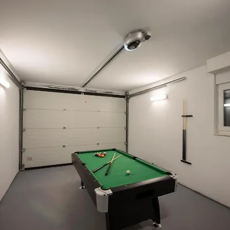 Stunning In بيت للعطل إيموتسكي